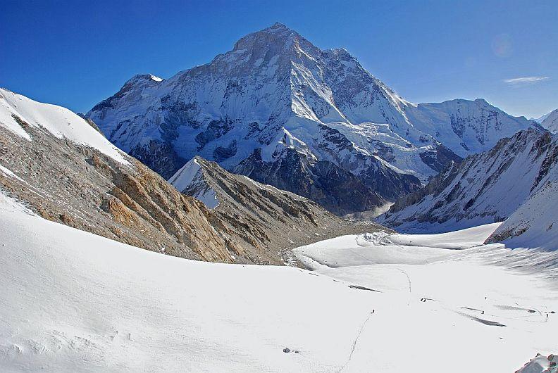 Makalu mountain clearance